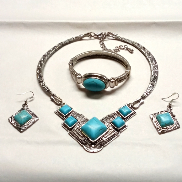 None Jewelry - Silver Turquoise Necklace Bracelet and Earring Set